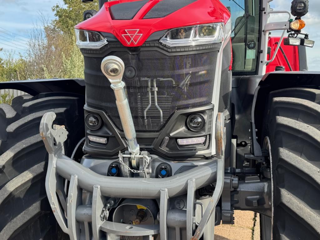 Massey Ferguson 9S.425