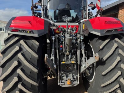 Massey Ferguson 9S.425