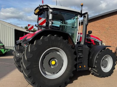 Massey Ferguson 9S.425