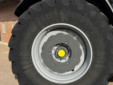 Massey Ferguson 9S.425