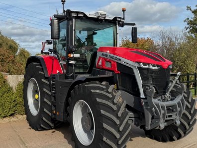 Massey Ferguson 9S.425