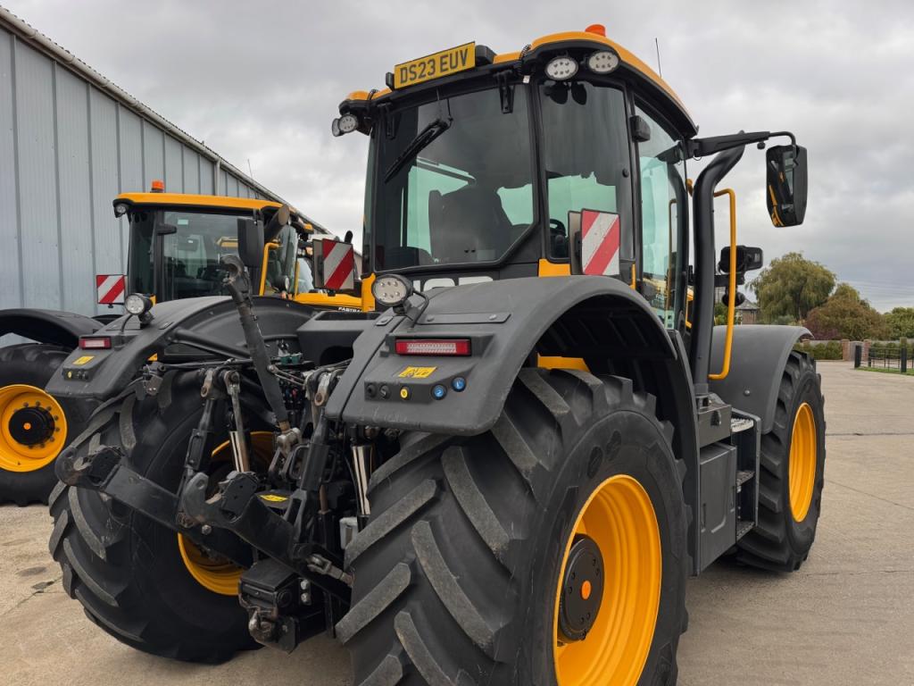 JCB 4220 iCON
