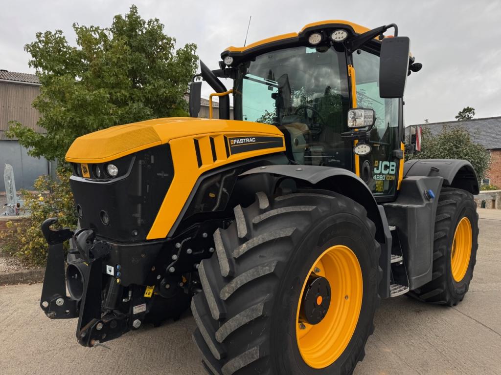 JCB 4220 iCON