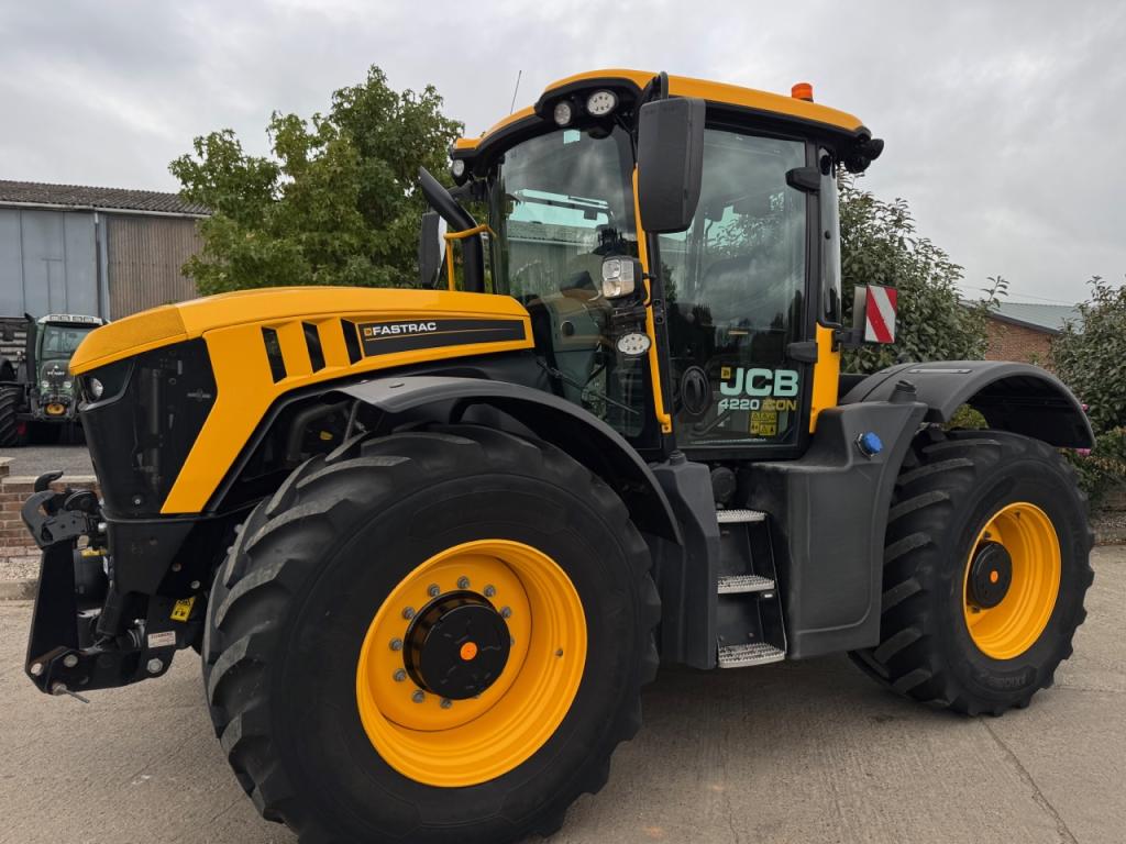 JCB 4220 iCON