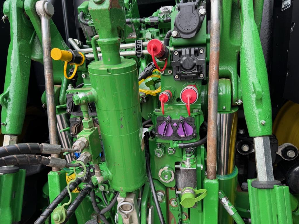 John Deere 6R 185