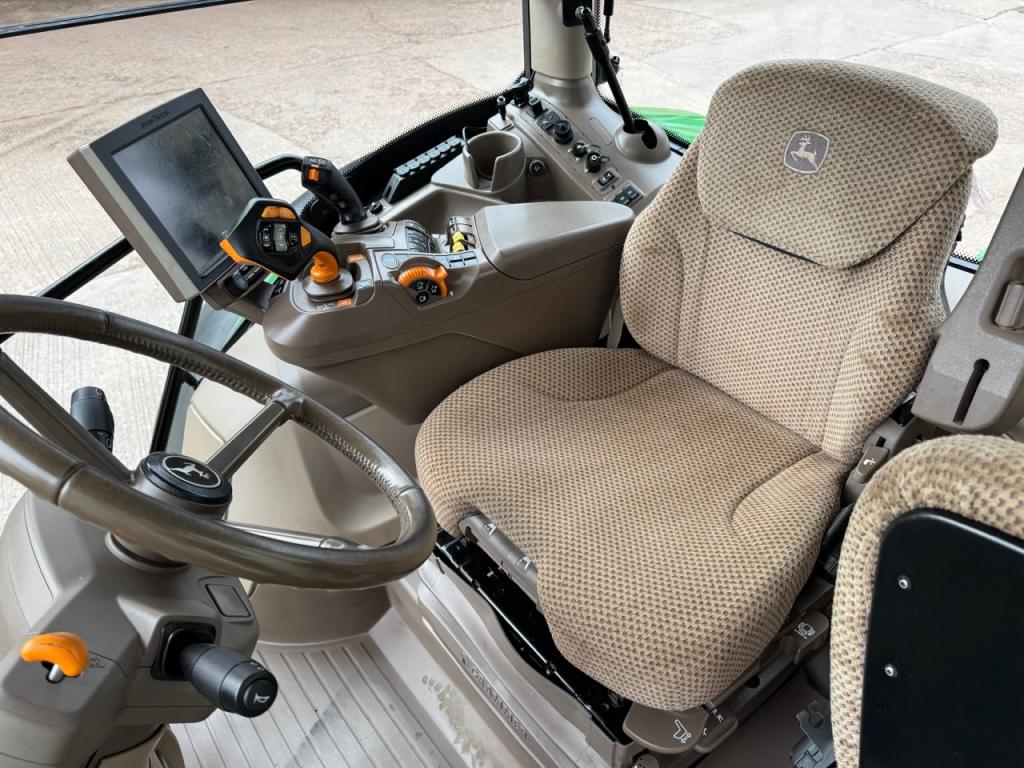 John Deere 6R 185