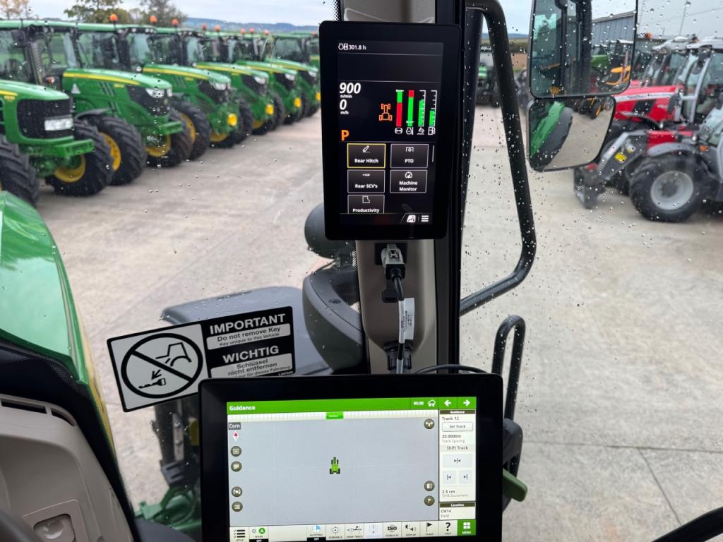 John Deere 6M 240