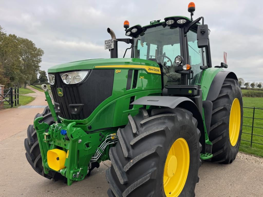 John Deere 6M 240