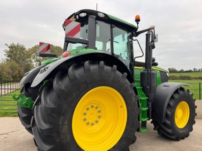 John Deere 6M 240