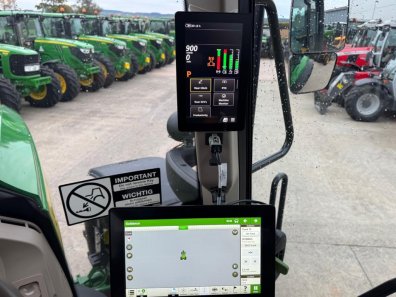 John Deere 6M 240