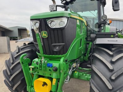 John Deere 6M 240