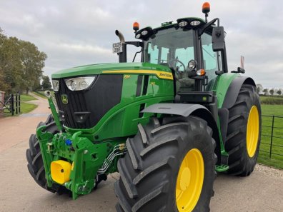 John Deere 6M 240