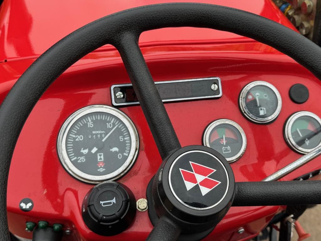 Massey Ferguson 230