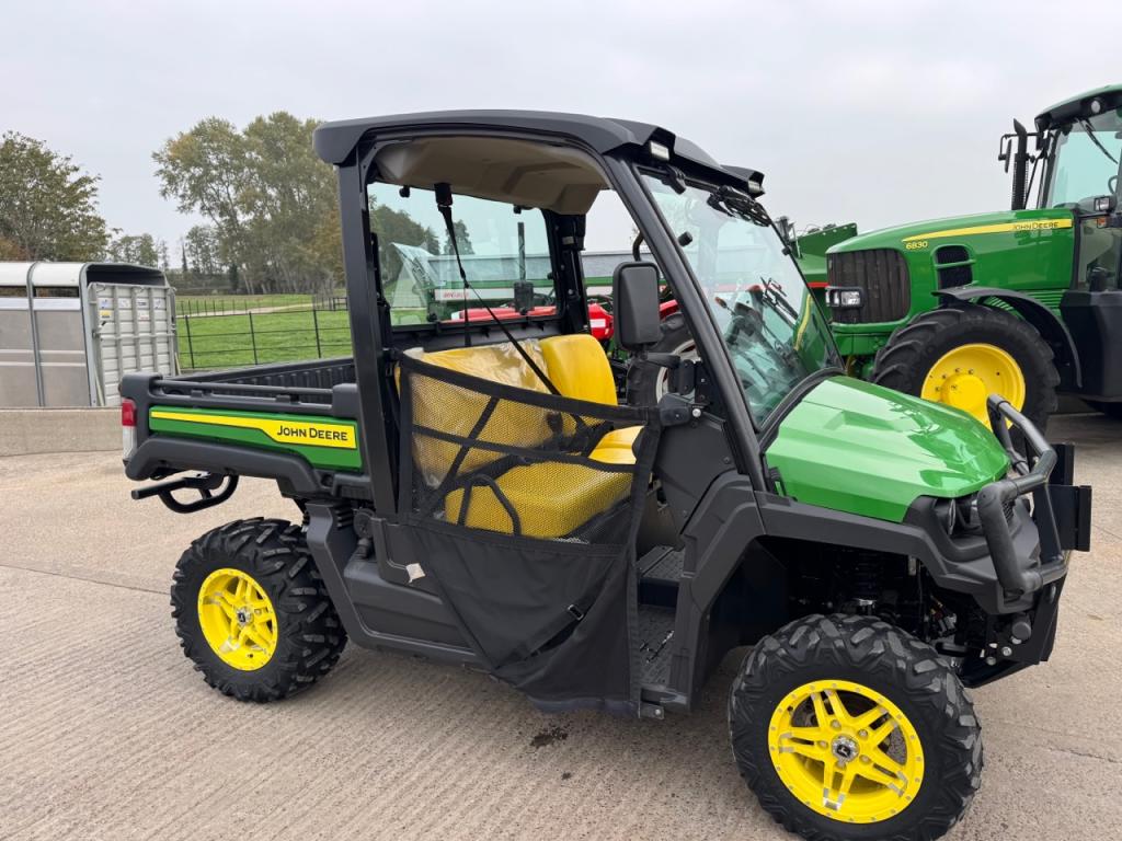 John Deere 865M Gator