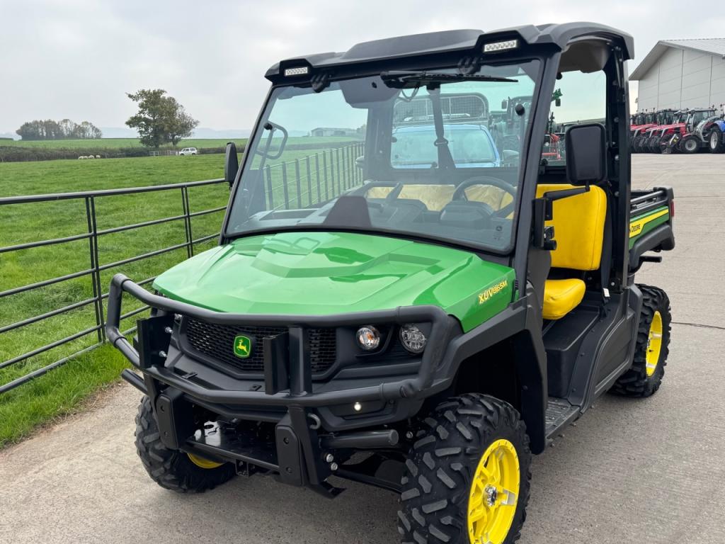John Deere 865M Gator