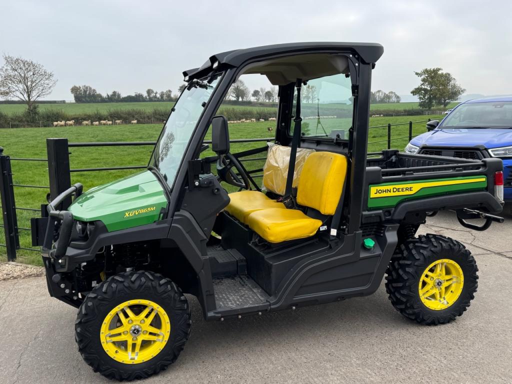 John Deere 865M Gator