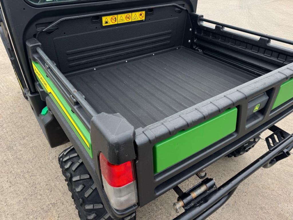 John Deere 865M Gator
