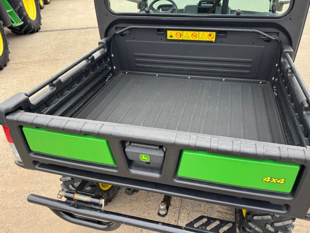 John Deere 865M Gator