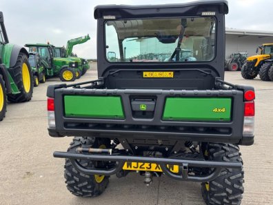 John Deere 865M Gator