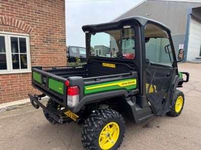 John Deere 865M Gator