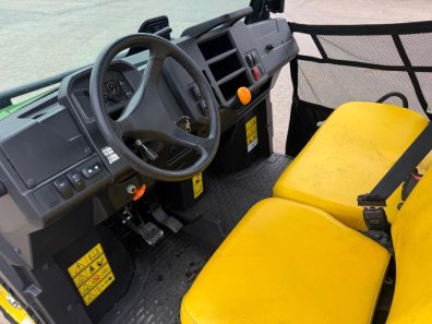 John Deere 865M Gator