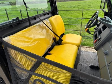 John Deere 865M Gator