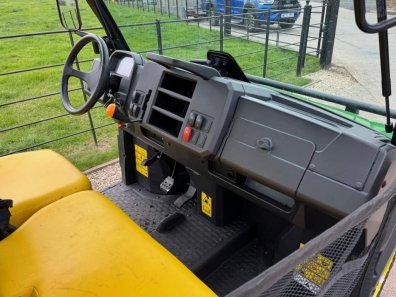 John Deere 865M Gator