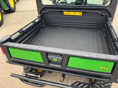 John Deere 865M Gator