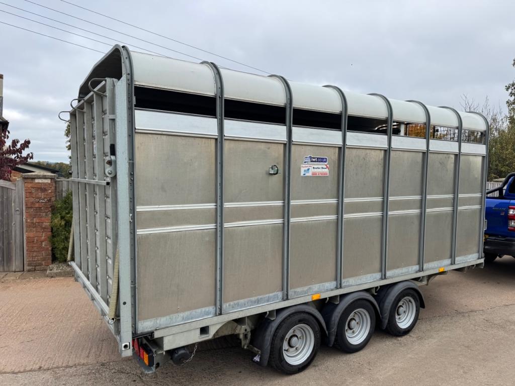 Ifor Williams DP 120S 14ft cattle trailer