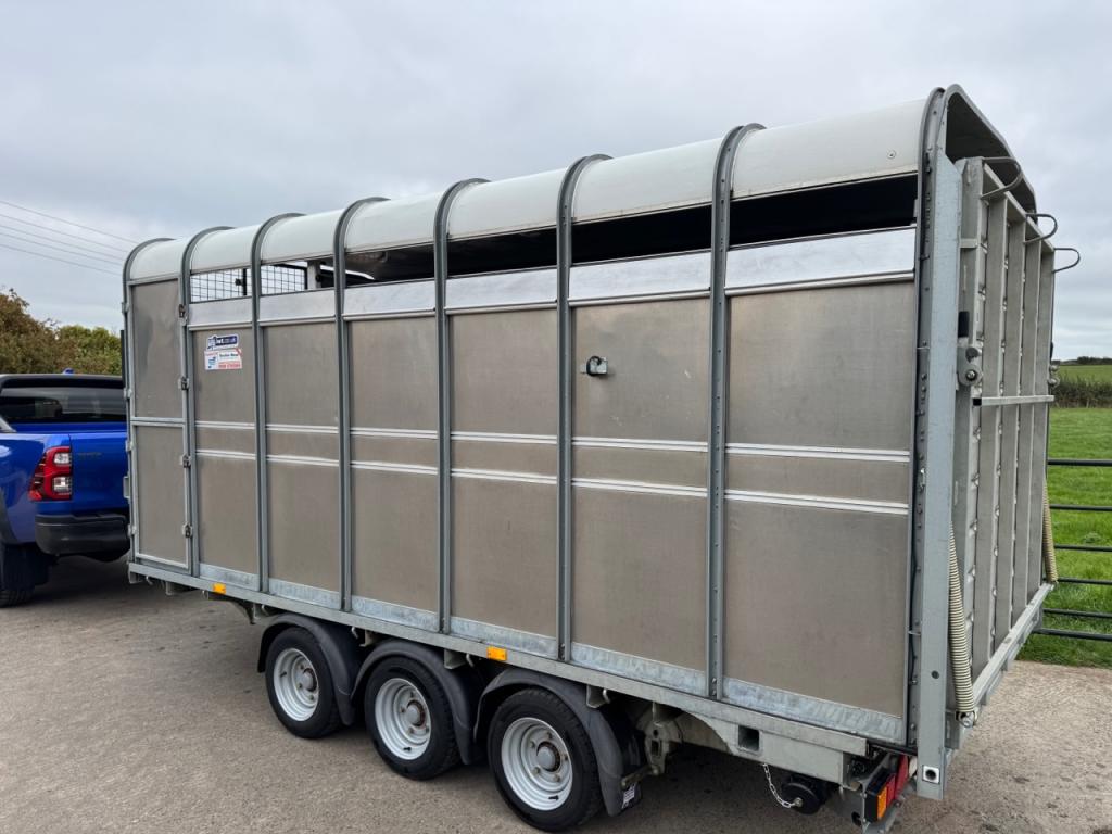 Ifor Williams DP 120S 14ft cattle trailer