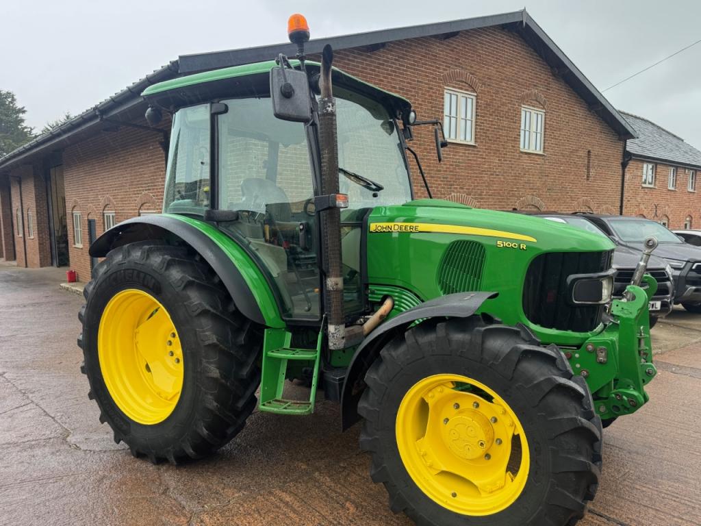 John Deere 5100R