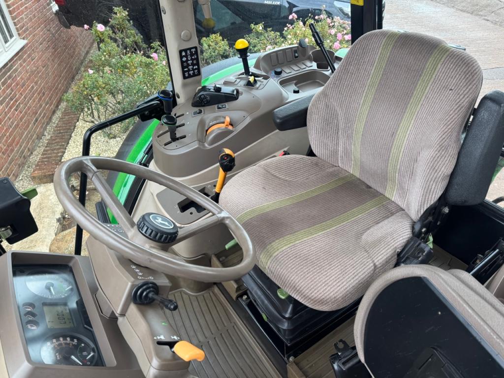 John Deere 5100R