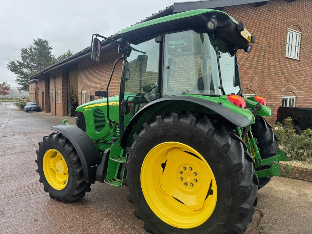 John Deere 5100R