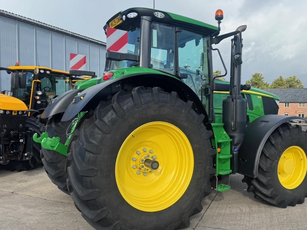 John Deere 6M 240