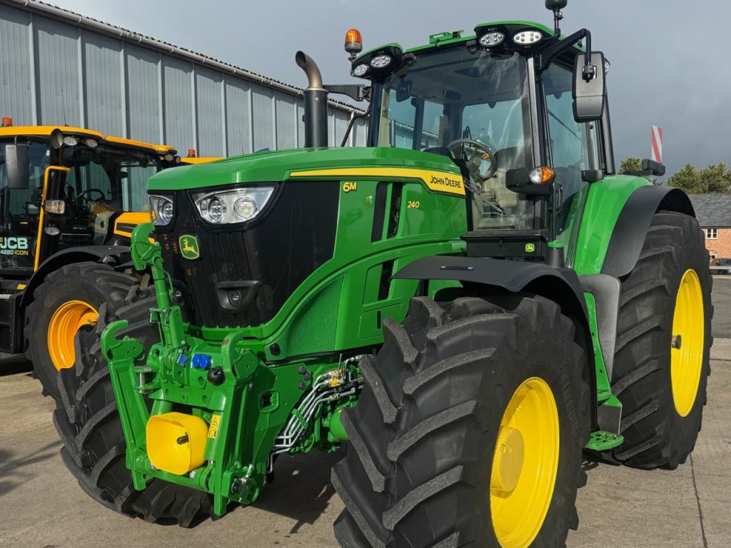 John Deere 6M 240