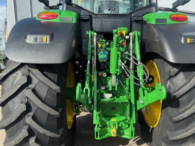 John Deere 6M 240