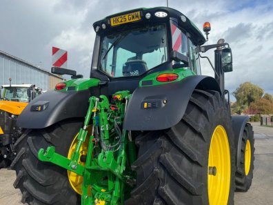 John Deere 6M 240