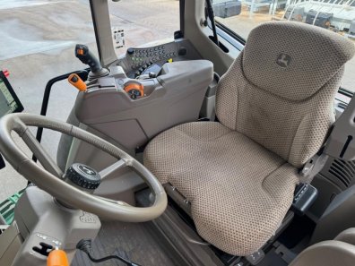 John Deere 6M 240