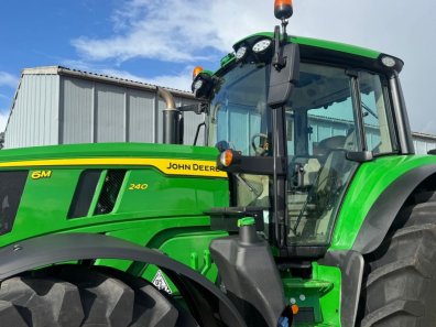 John Deere 6M 240