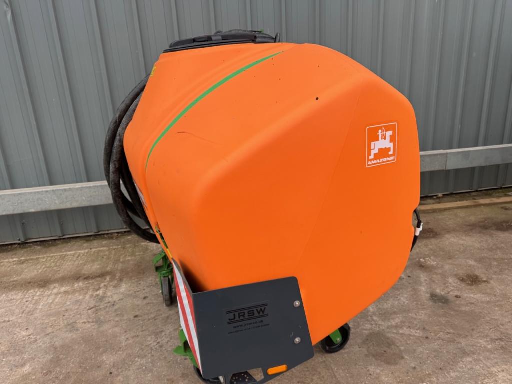 Amazone UF1602 mounted sprayer and FT1502 front tank