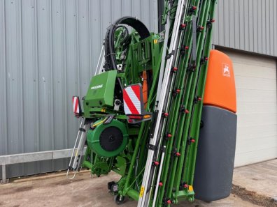 Amazone UF1602 mounted sprayer and FT1502 front tank