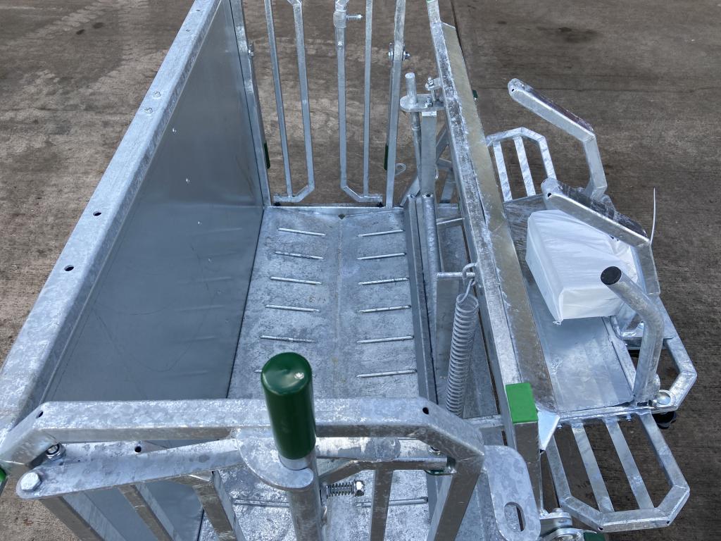 Condon Engineering sheep turn over crate