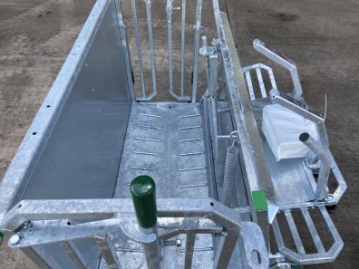 Condon Engineering sheep turn over crate