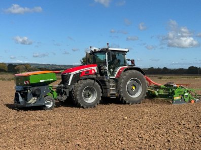 Amazone Avant 6002-2 power harrow drill with FTender 2200 front hopper