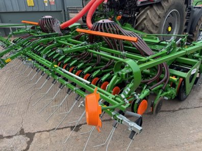 Amazone Avant 6002-2 power harrow drill with FTender 2200 front hopper