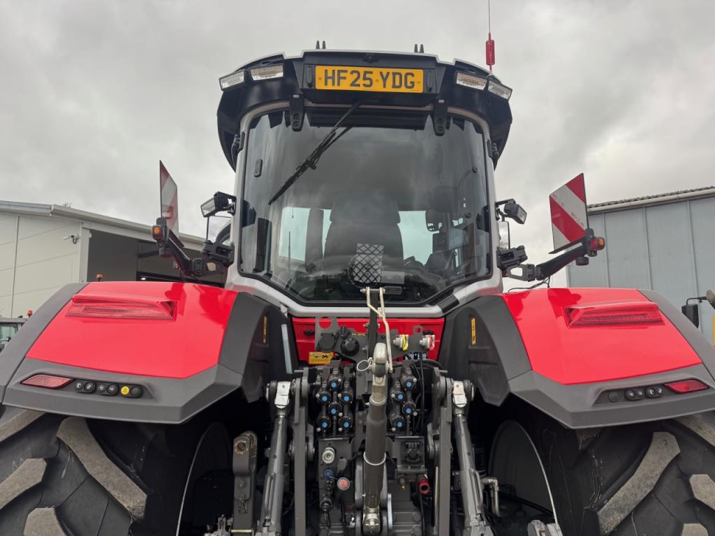 Massey Ferguson 8S.305