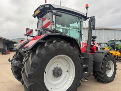 Massey Ferguson 8S.305