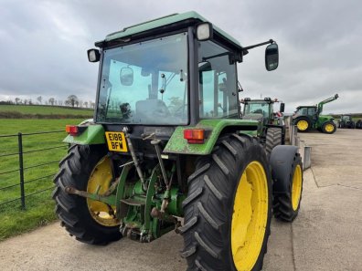 John Deere 2850