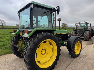 John Deere 2850