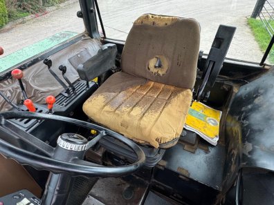 John Deere 2850